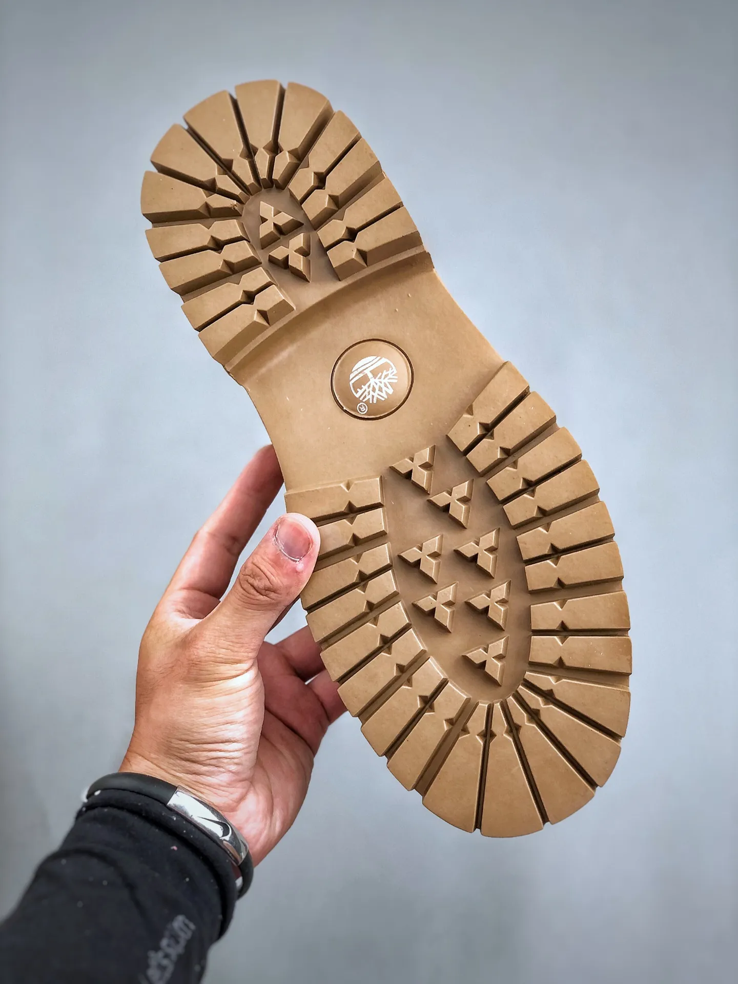 Local pick-up💰520 supports store release. New goods🚀#Timberland Timberland/Timberland classic outdoor low-top work casual shoes. Classic re-creation. Brand new upgrade. Guangdong factory quality. Original box and original packaging. The fabric is made of Italian 🇮🇹 top matte cowhide. It is paired with anti-odor and anti-corrosion genuine leather latex insoles to give you a perfect wearing experience. High-quality and durable. A must-have for sportsmen. Specialized in treating those who are not handsome. High quality and first-class feel. Exclusive supply. Size: 39-44 (one size larger)
